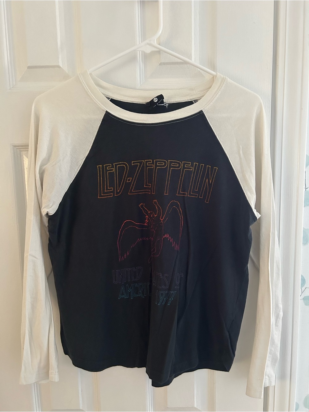 Women’s Black & Cream Raglan Long Sleeve Tee